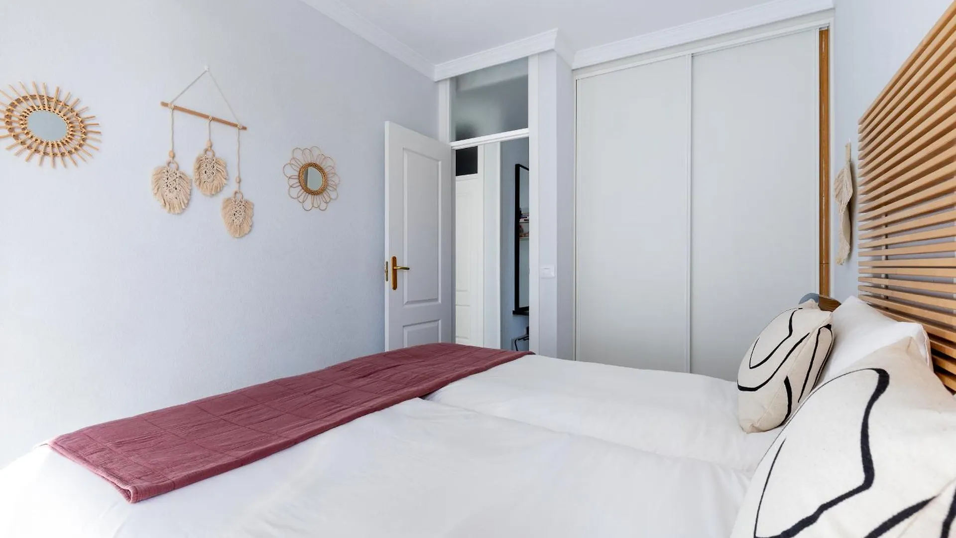 Beachfront With Communal Swimming Pool And Parking Radazul Espagne