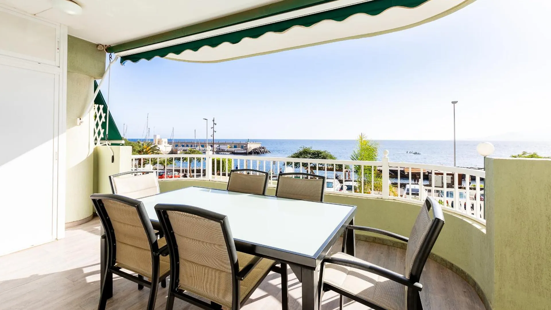 Beachfront With Communal Swimming Pool And Parking Radazul